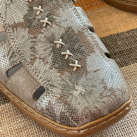 Rieker Antistress shoes size 10. - Picture 5 of 5